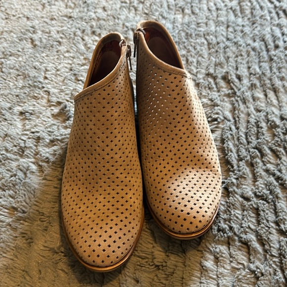 Lucky Booties - Picture 2 of 8